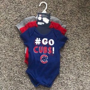3 Pack NWT Cubs Baseball Onesies 6-9 month